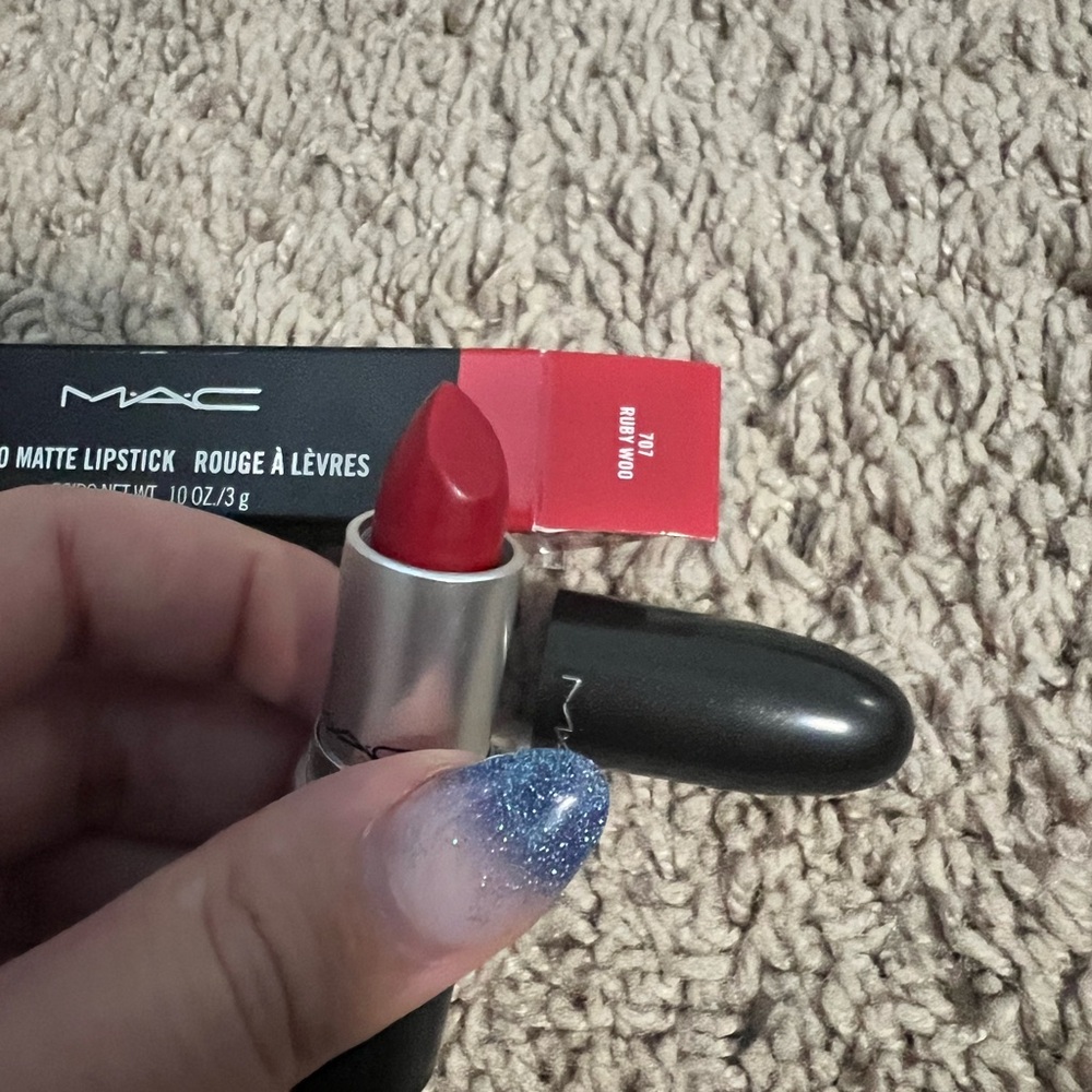 New! MAC Retro Matte Ruby Woo Lipstick - Picture 3 of 3